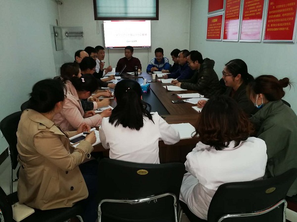 臨床一黨支部組織生活會熱烈討論.jpg 臨床一黨支部組織生活會熱烈討論.jpg